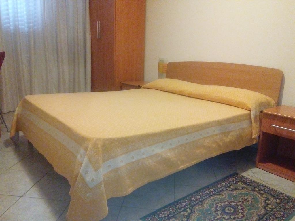 レンデ Raggio Di Sole Bed & Breakfast エクステリア 写真