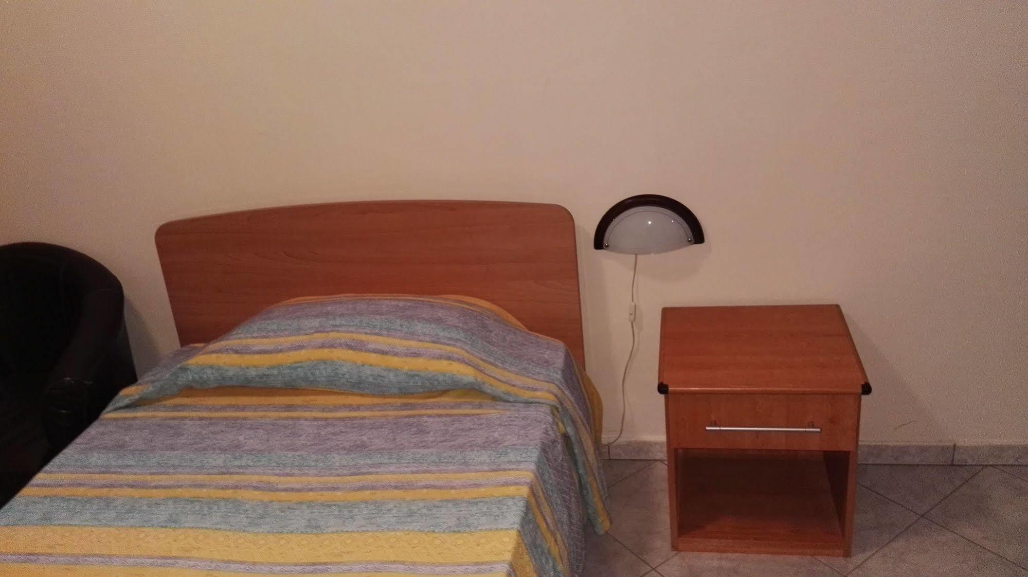 レンデ Raggio Di Sole Bed & Breakfast エクステリア 写真